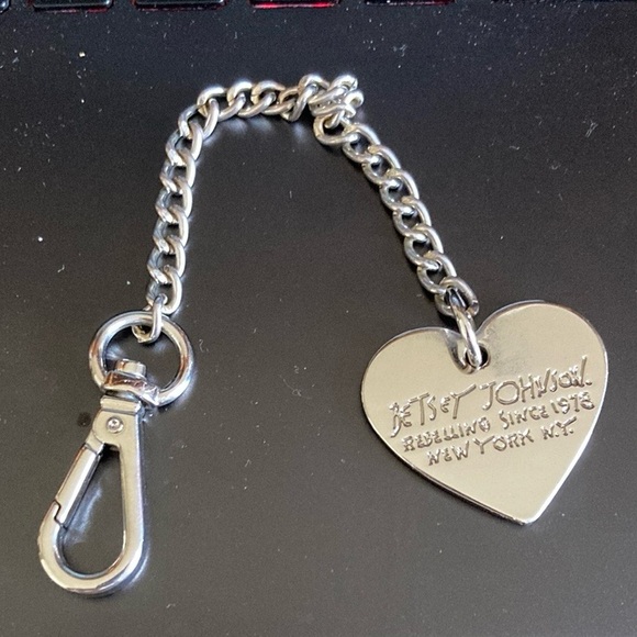 Vintage Betsy Johnson Silver Chrome Heart Keychain bag charm - Picture 1 of 5